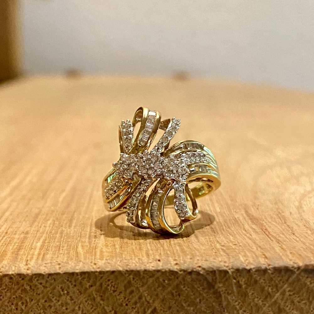 Antique Vintage 10K Yellow Gold Band, Prong Set Diamond Ribbon Cluster Ring